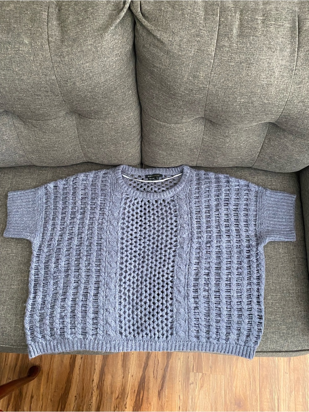 BCBG sweater - Picture 4 of 5